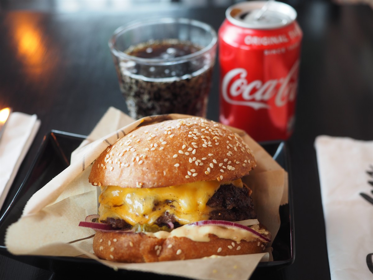 Garlic Butter Croissant Smash Burgers 🍔🥐🧄