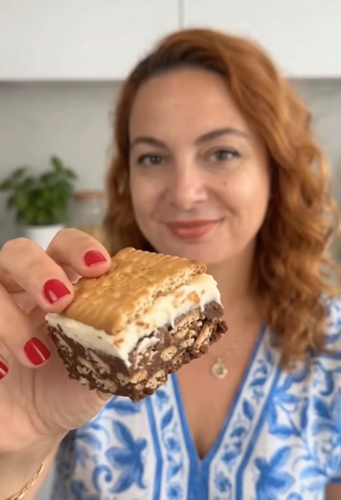 No-Bake Chocolate Tea-Biscuit Slice (Mosaic Cream Cake)